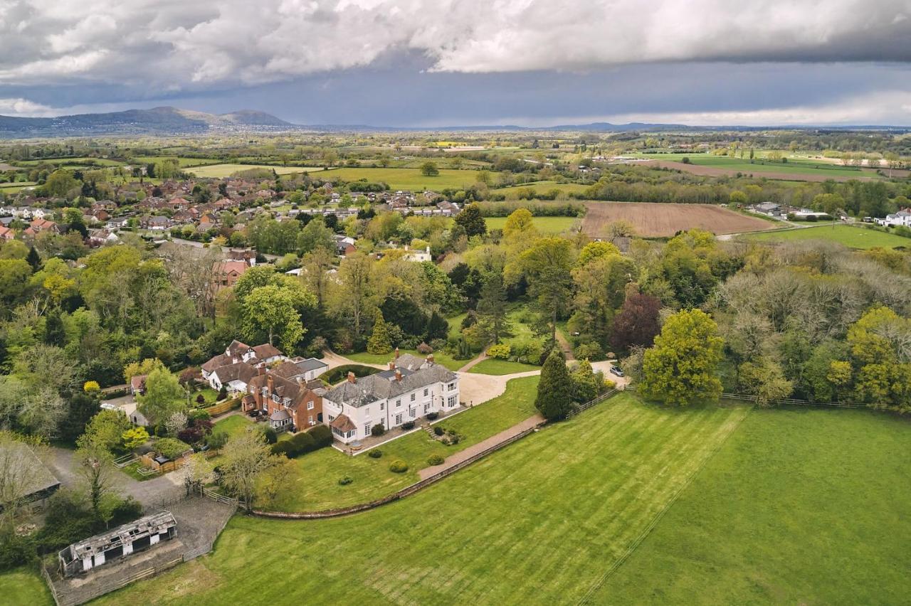 Equestrian Manor Villa Upton upon Severn Exteriör bild