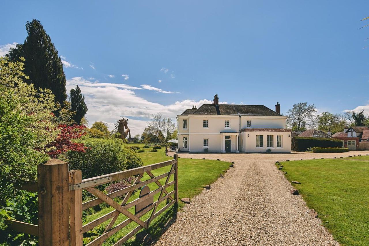 Equestrian Manor Villa Upton upon Severn Exteriör bild